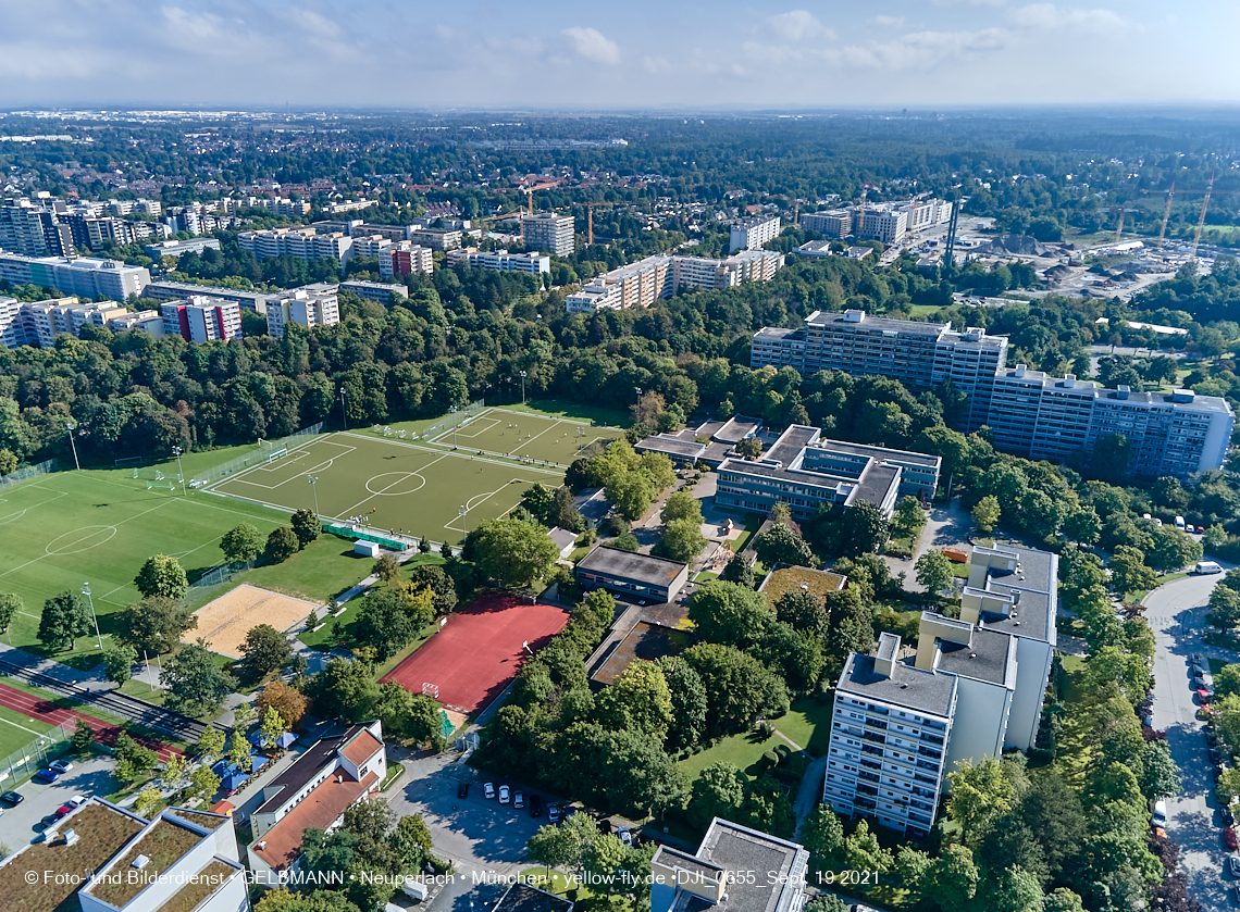 19.09.2021 - Rentenversicherung - SVN-Sportanlage, Sportanlage Perlach-Ost - Mittelschule Gerhard-Hauptmann-Ring in Neuperlach 